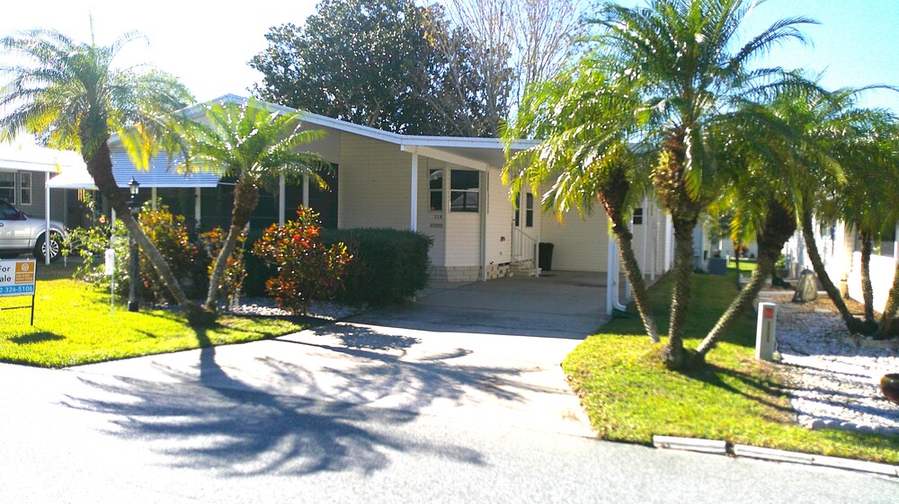 Lake Griffin Harbor Village