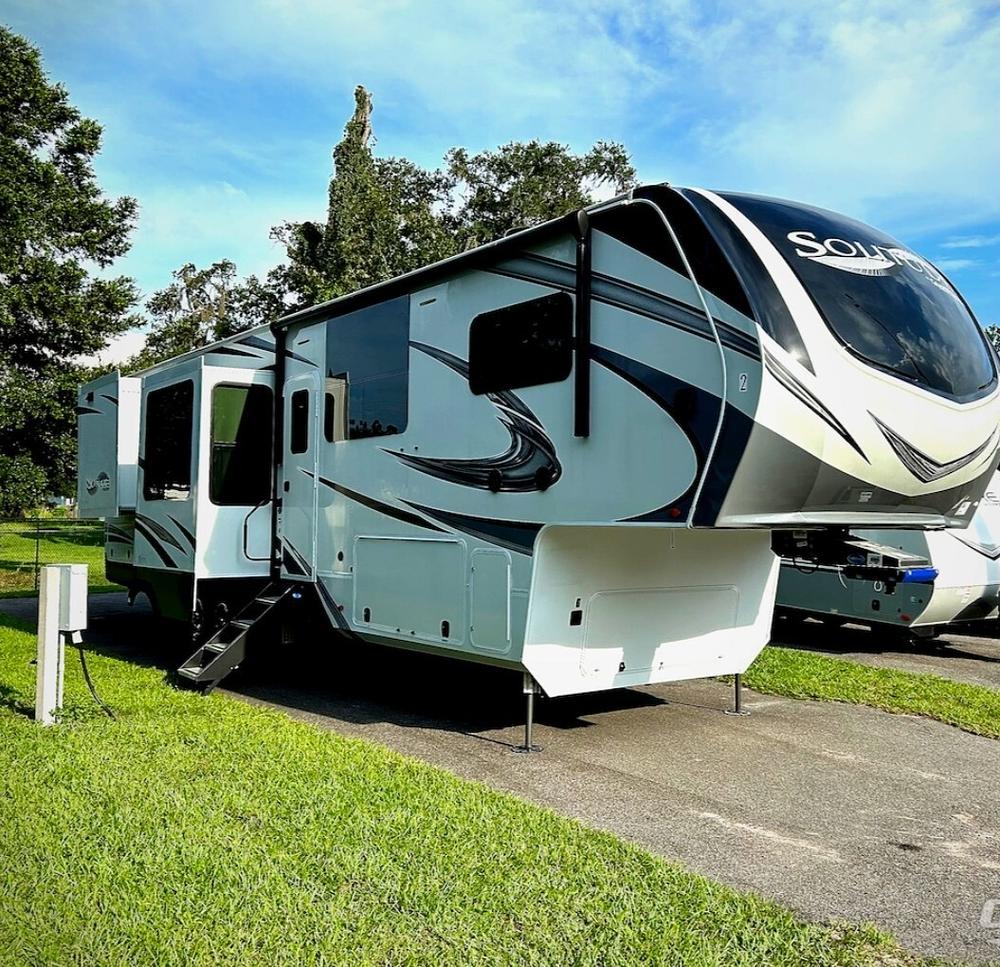 Photo of Rv