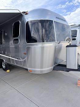 Thumbnail of RV