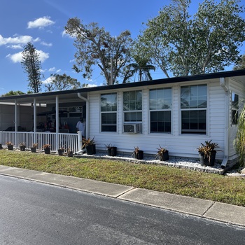 Photo of Roomy 2 Bed/2 Bath in Desirable Pet-Friendly Pointe West