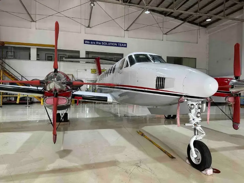 7298/beechcraft-king-air-350-2008-flightmarket-id-7298-39241.webp