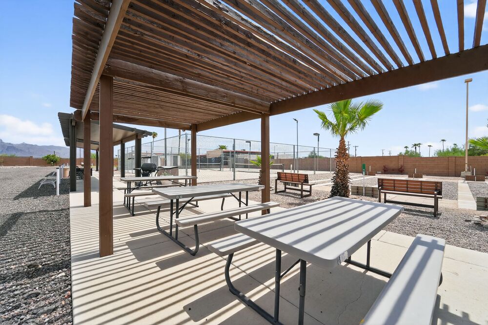 17 400 N Plaza Dr Apache Junction AZ 85120 USA Exterior DSC00505