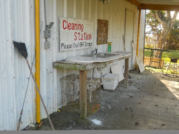 fish cleaning station