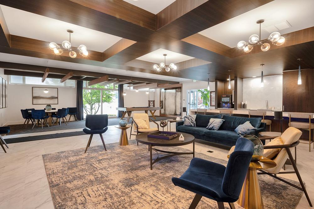 44 18050 32nd Ave S SeaTac WA 98188 USA Foyer DSC 7019