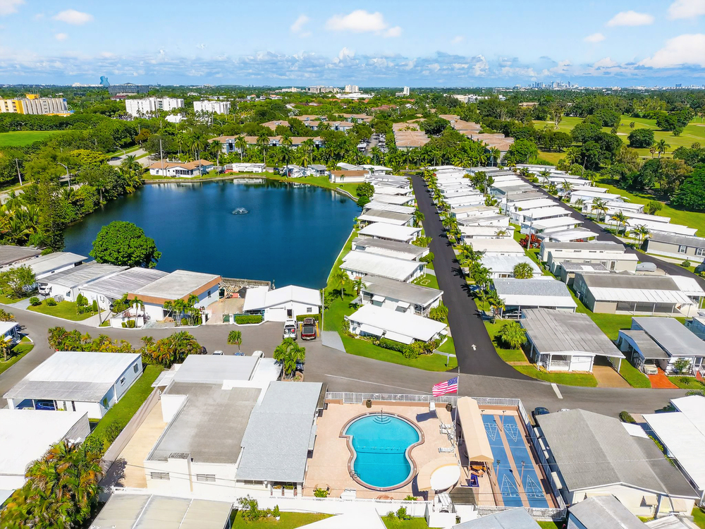 EDIT 32 3318 Orange Street Hollywood FL USA Exterior MAX 0016