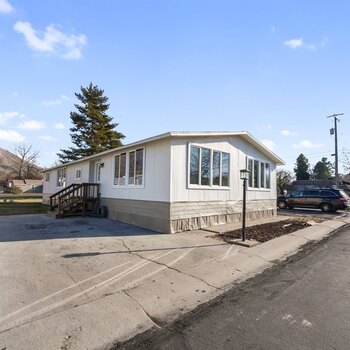 Thumbnail of mobile home