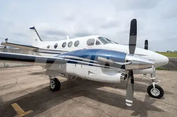 7413/beechcraft-king-air-c90gtx-2011-flightmarket-id-7413-08530.webp