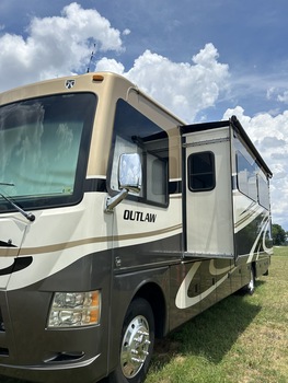 Thumbnail of RV