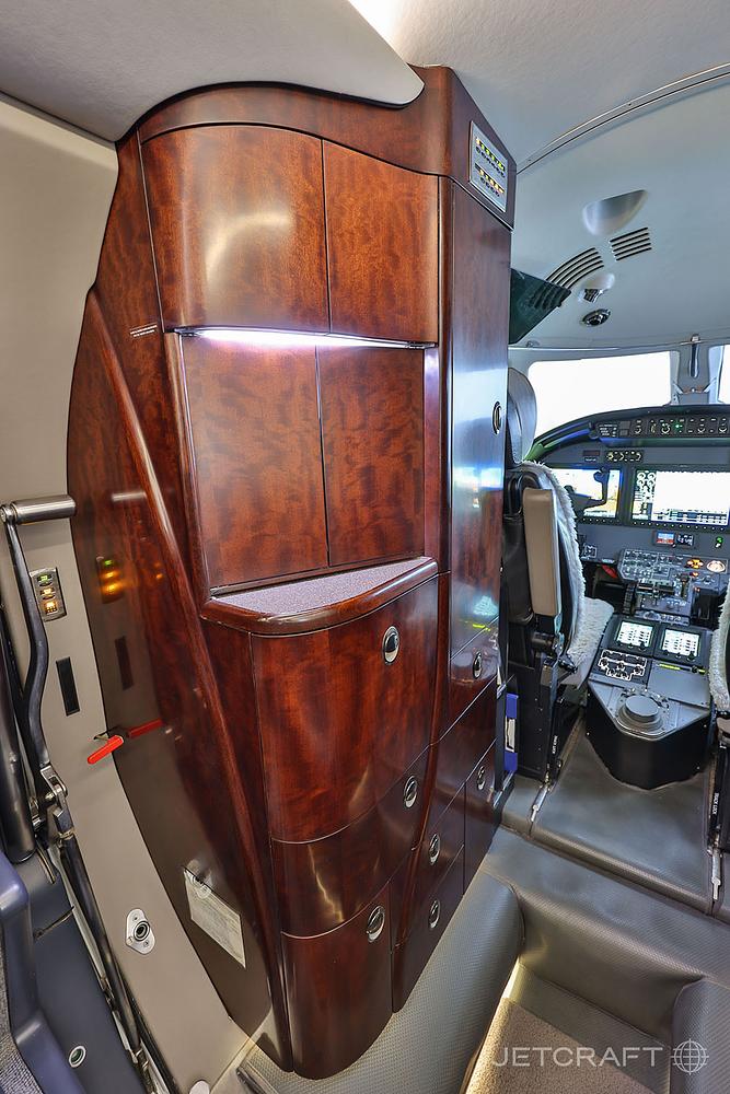 CessnaXLS_sn 560-5682_galley_ss_-3.jpg