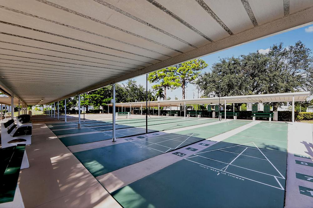 30 4290 Royal Manor Blvd Boynton Beach FL 33436 Exterior 984A3781 EDIT