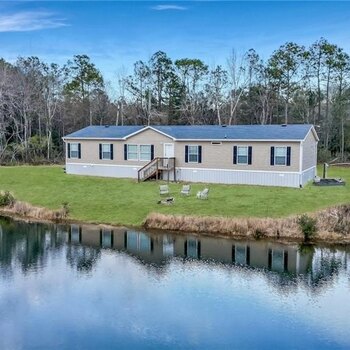 Thumbnail of mobile home
