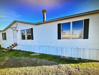 Photo of Charming Home in Very Nice Park! Recent Refurbishments!