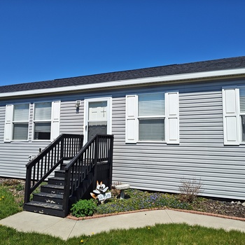 Thumbnail of mobile home
