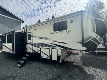 Thumbnail of RV
