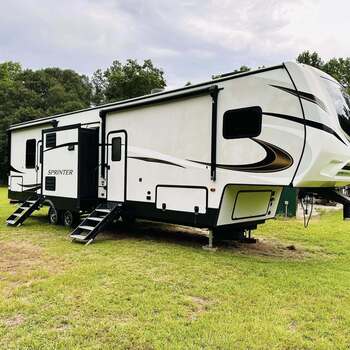 Thumbnail of RV