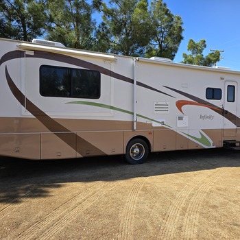 Thumbnail of RV