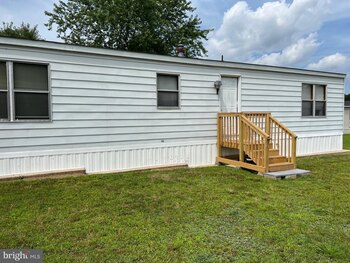 Thumbnail of mobile home