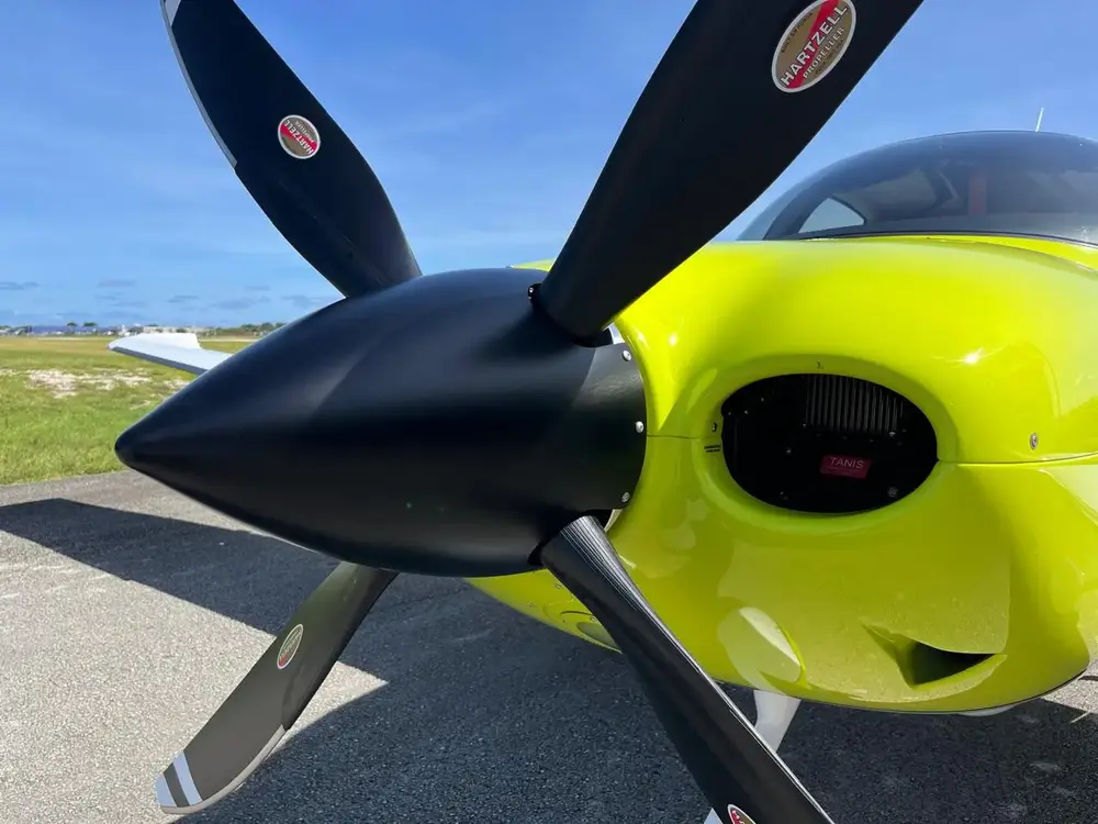 7199/cirrus-sr22-g7-turbo-2024-flightmarket-id-7199-52224.webp
