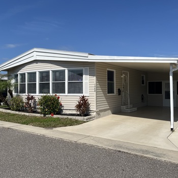 Photo of Gorgeous, Spacious 2 Bed/2 Bath in PET FRIENDLY Park