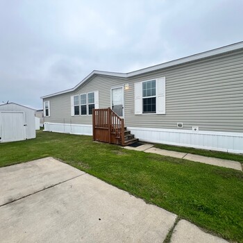 Thumbnail of mobile home