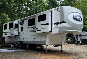 Thumbnail of RV