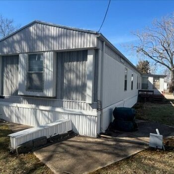 Thumbnail of mobile home