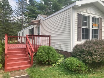 Thumbnail of mobile home