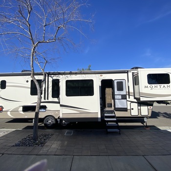 Thumbnail of RV