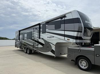 Thumbnail of RV