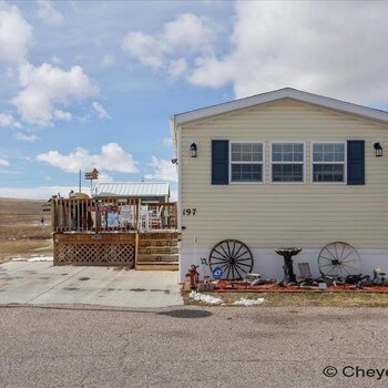 Thumbnail of mobile home