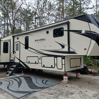 Thumbnail of RV