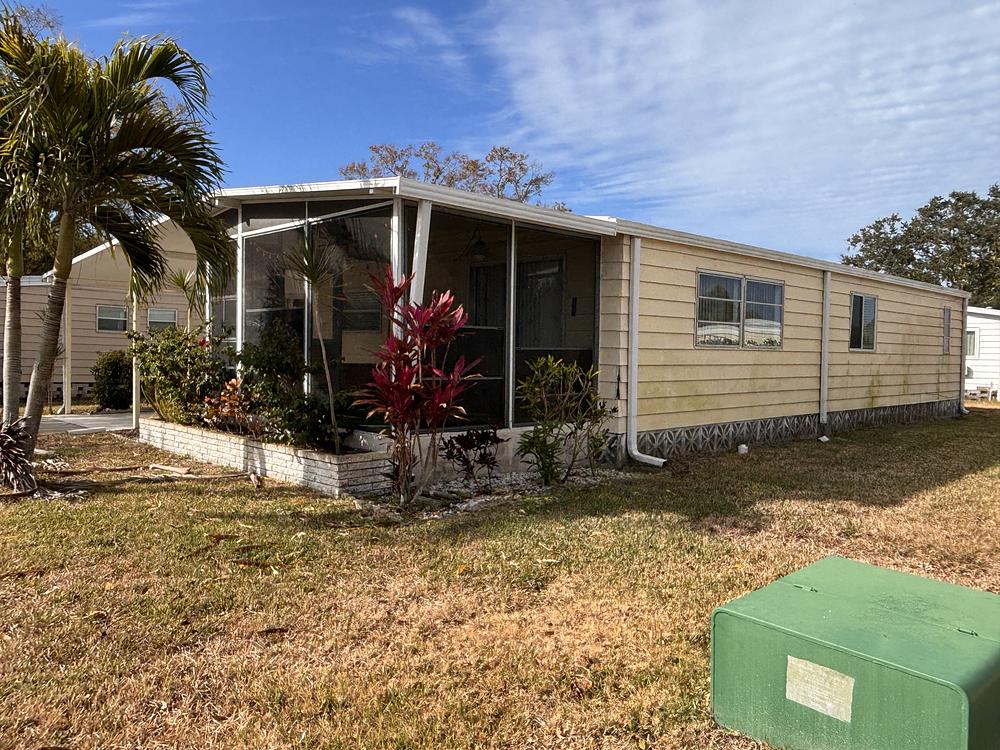 Camelot Lakes Village