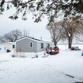 Thumbnail of mobile home