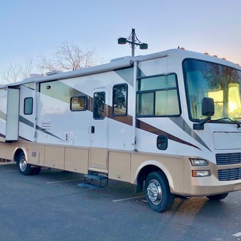 Thumbnail of RV
