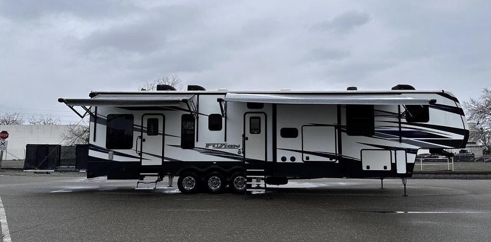 Photo of Rv