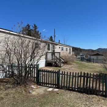 Thumbnail of mobile home