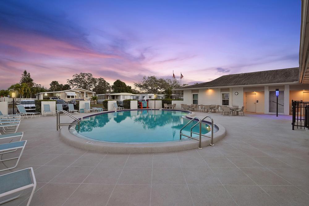 03 5200 28th St N St Petersburg FL 33714 Exterior DSC08736 EDIT