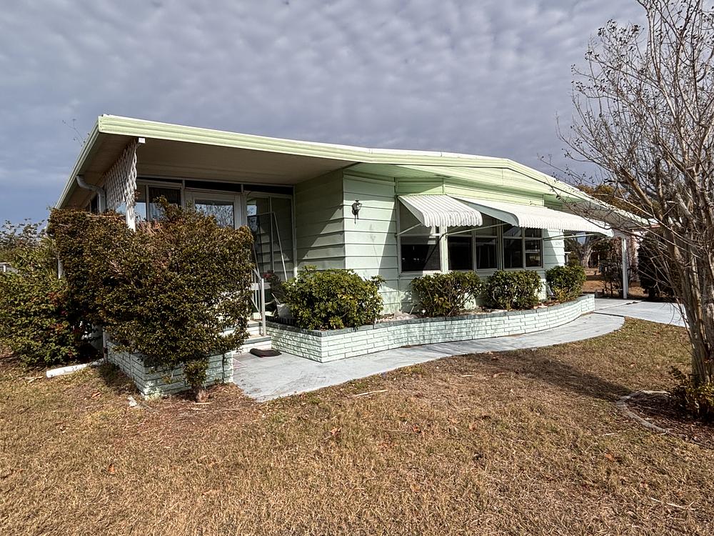 Camelot Lakes Village