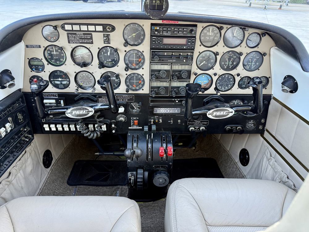 Avionics Partenavia N564BC_1.jpg