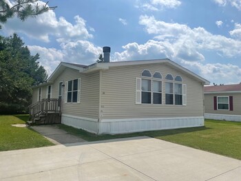 Thumbnail of mobile home