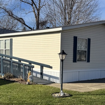 Thumbnail of mobile home