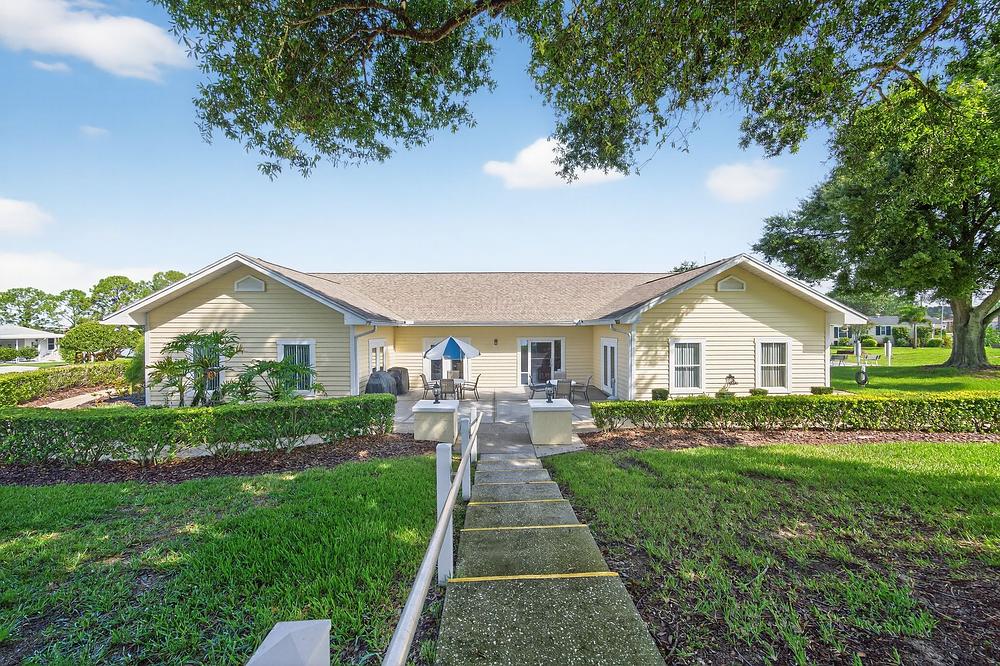 01 36345 US 27 Haines City FL 33844 USA Exterior DSC00206