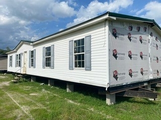 Thumbnail of mobile home
