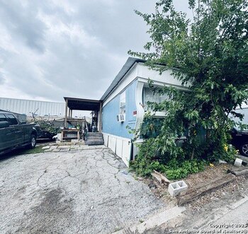 Thumbnail of mobile home