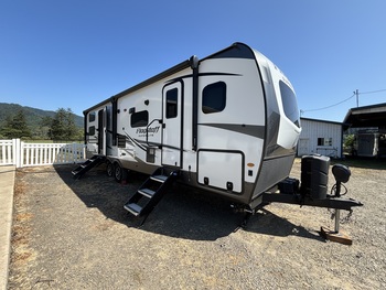 Thumbnail of RV