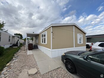 Thumbnail of mobile home