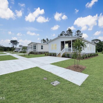 Thumbnail of mobile home