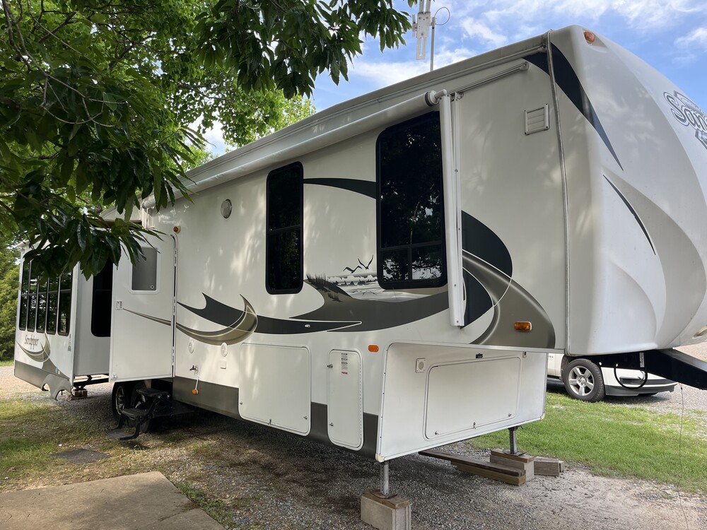 Photo of Rv