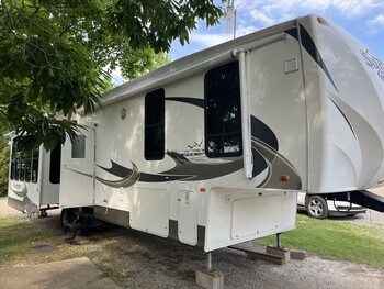 Thumbnail of RV