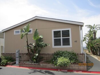 Thumbnail of mobile home